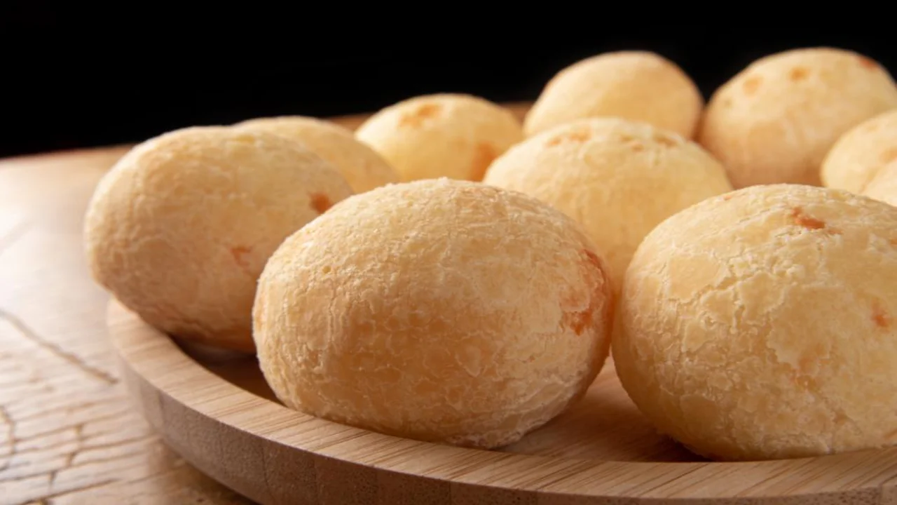 Aprenda a fazer um pão de queijo caseiro maravilhoso