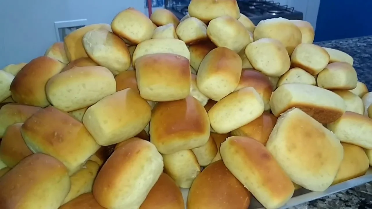 Como fazer um pão bisnaguinha caseiro