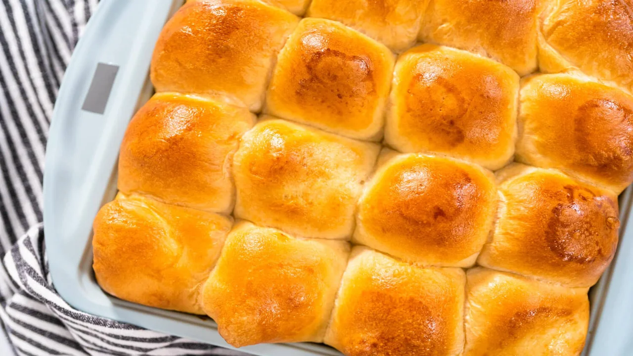 Pão e bolo de leite condensado 2 delícias para seu café da tarde