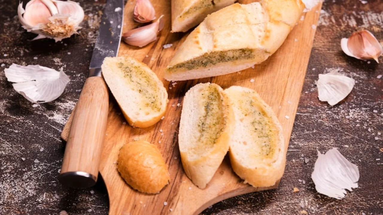 Como preparar um pão de alho com ervas maravilhoso