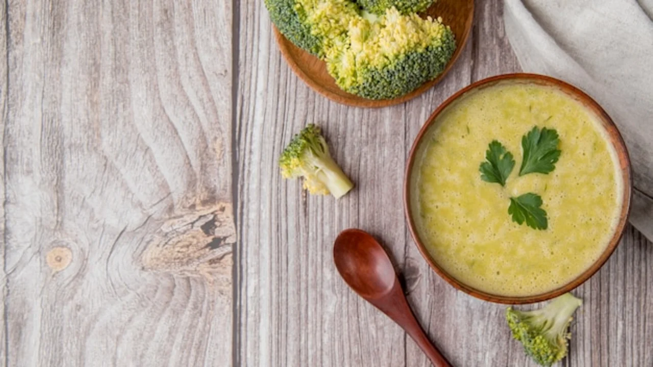 Como fazer uma deliciosa sopa cremosa de couve-flor e brócolis