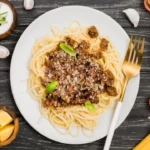 Como fazer um macarrão com carne moída delicioso